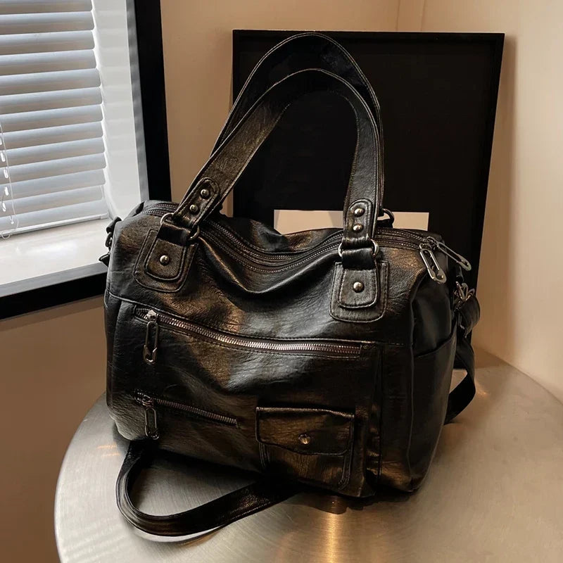 Big handbag for school with a spacious top-zip opening SALERNO