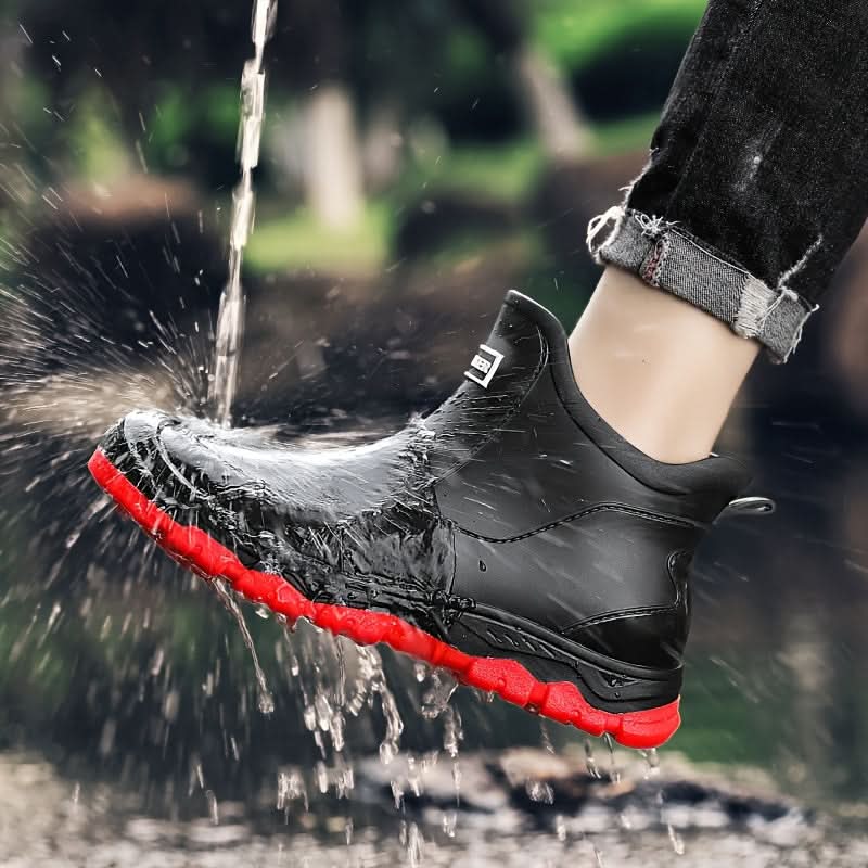MUDTREK – Rugged Grip Comfort for Wet Outdoor Conditions