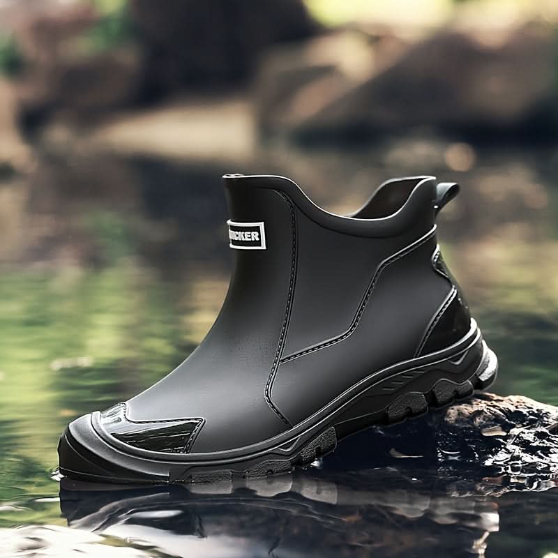 MUDTREK – Rugged Grip Comfort for Wet Outdoor Conditions