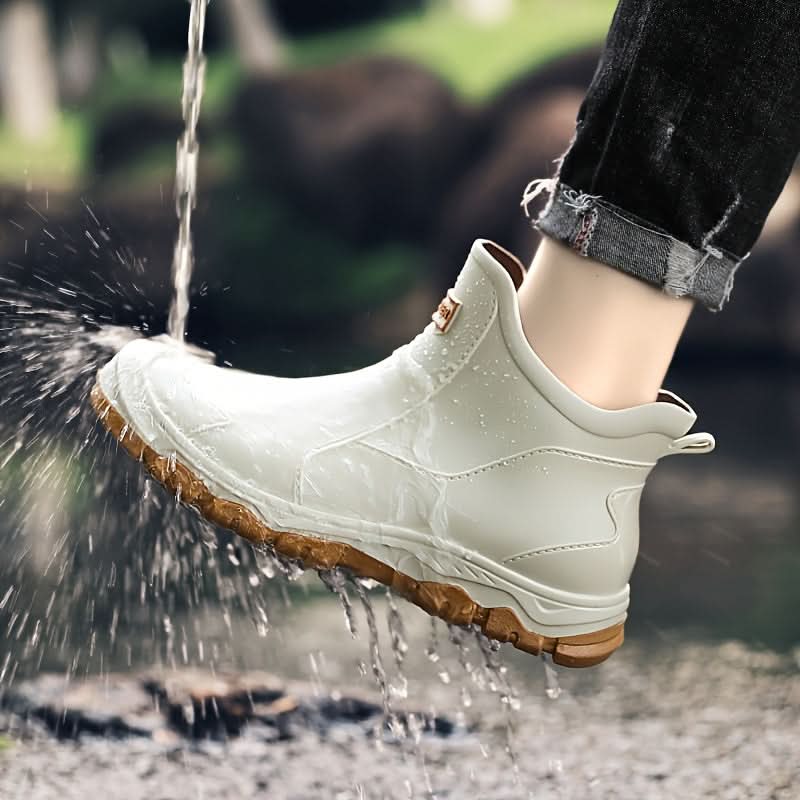 MUDTREK – Rugged Grip Comfort for Wet Outdoor Conditions