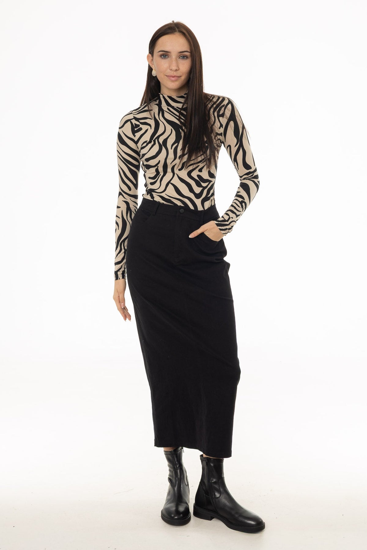 CHITHELABEL - Black Straight Denim Maxi Skirt