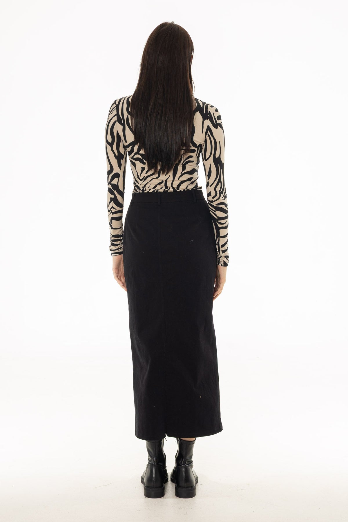 CHITHELABEL - Black Straight Denim Maxi Skirt