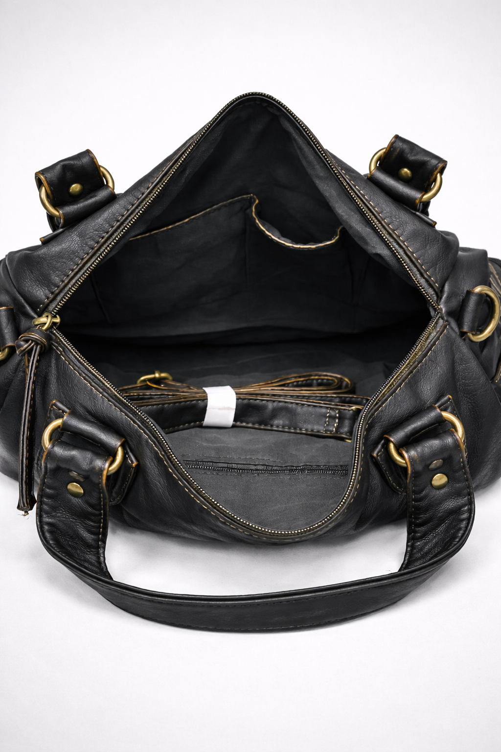 Black go-to shoulder handbag for school | Urbino