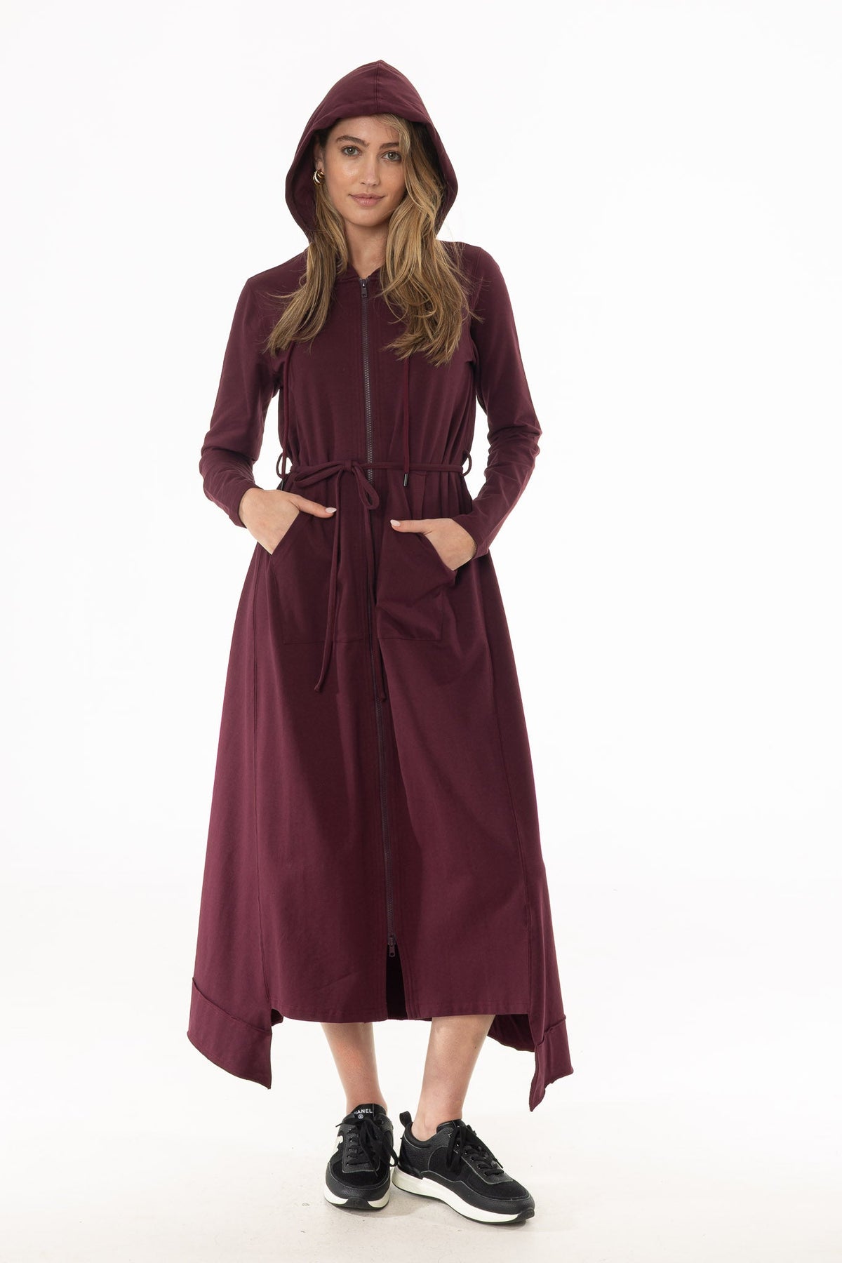 CHITHELABEL - Burgundy Sweatshirt Maxi Dress with Hood and Tie Belt
