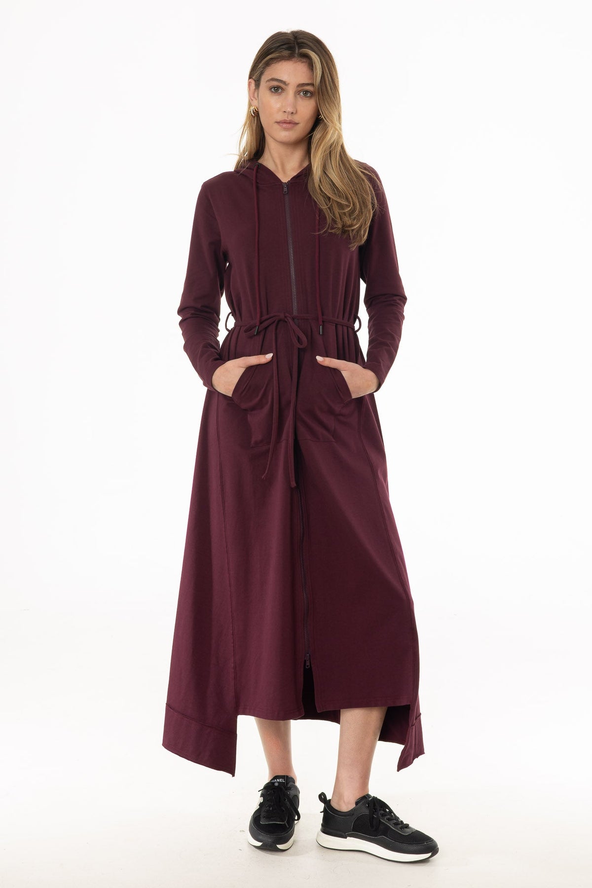 CHITHELABEL - Burgundy Sweatshirt Maxi Dress with Hood and Tie Belt