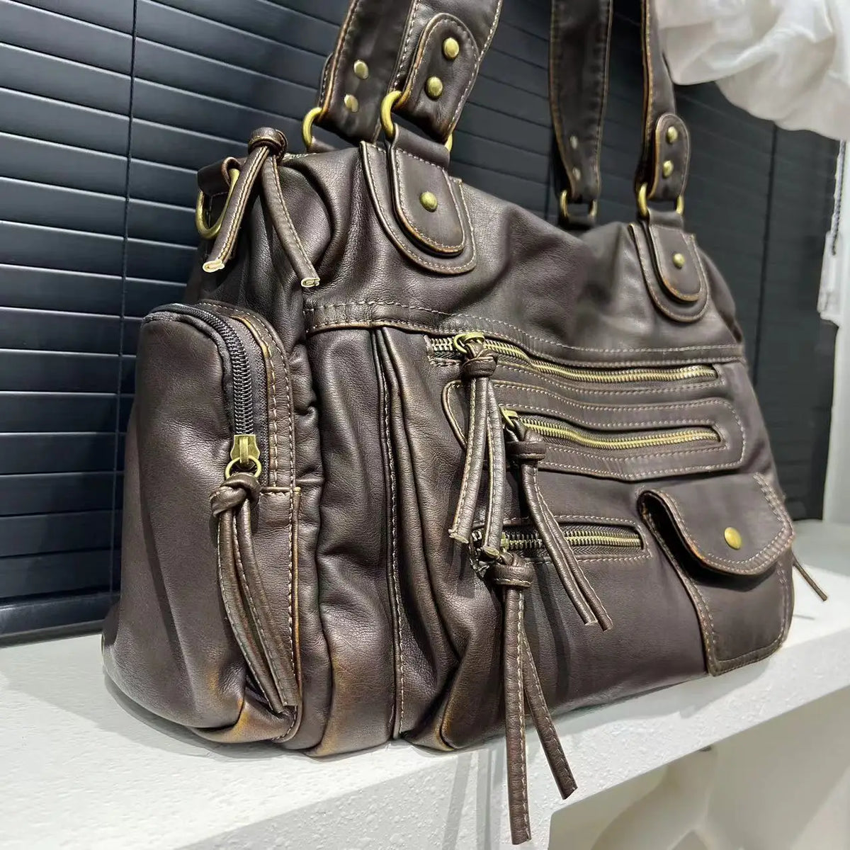Coffee go-to shoulder handbag for school | Urbino