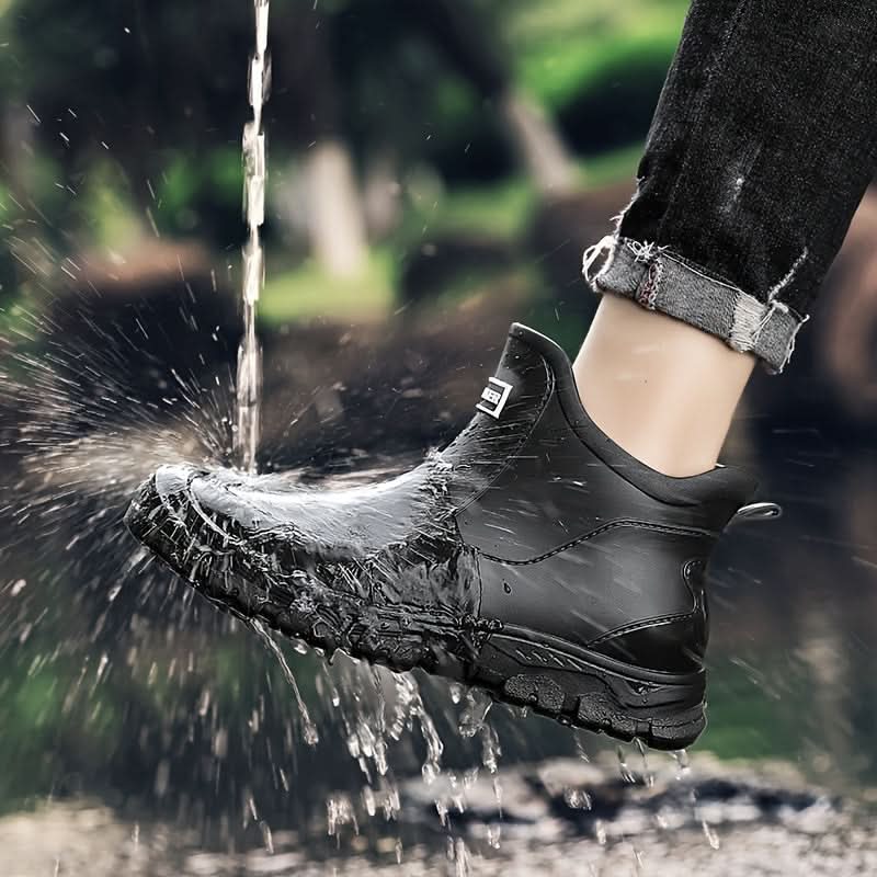 MUDTREK – Rugged Grip Comfort for Wet Outdoor Conditions