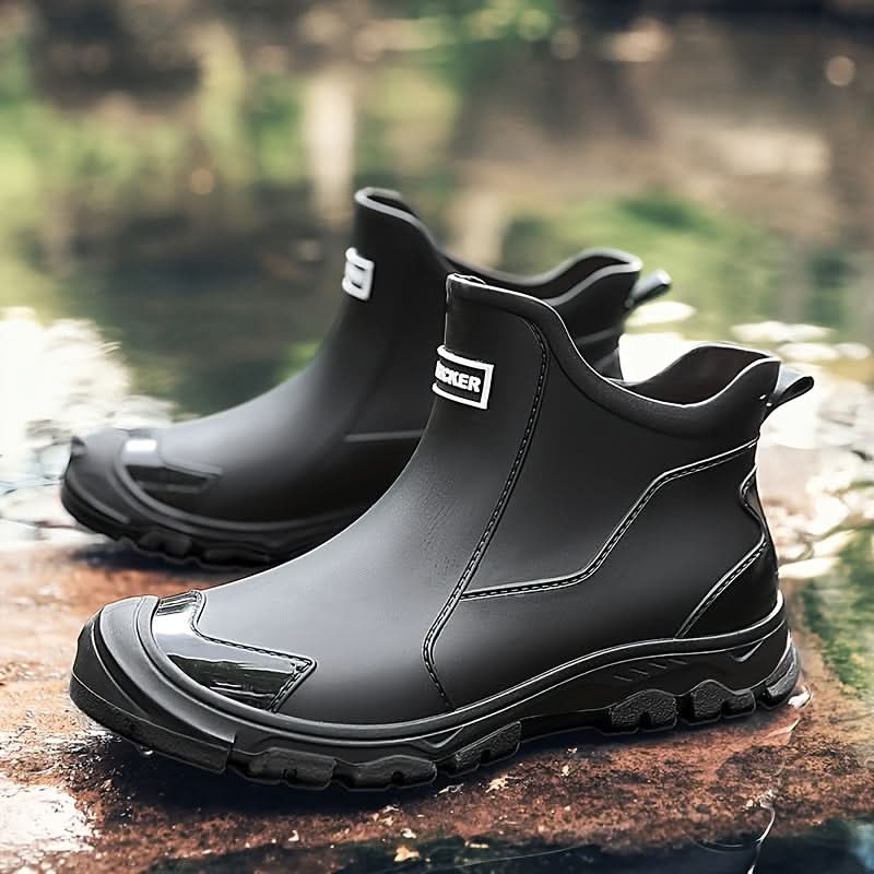 MUDTREK – Rugged Grip Comfort for Wet Outdoor Conditions