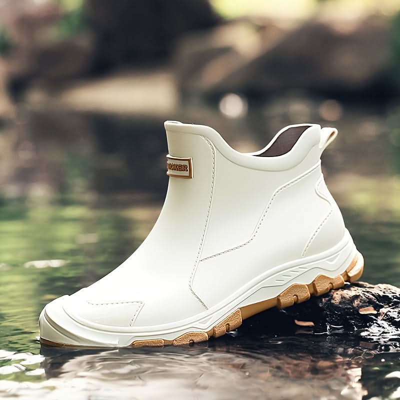 MUDTREK – Rugged Grip Comfort for Wet Outdoor Conditions